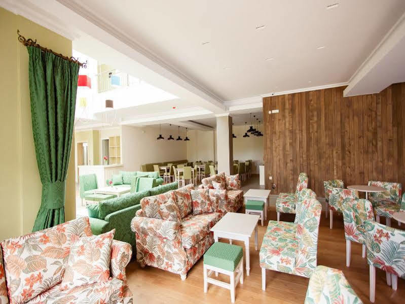Irenes Resort Káto Loutrákion Buitenkant foto