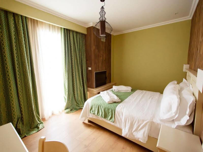 Irenes Resort Káto Loutrákion Buitenkant foto