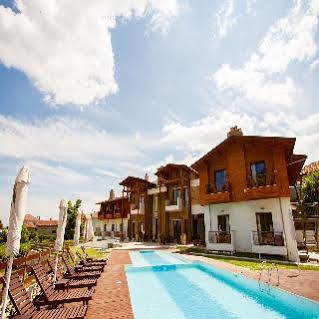 Irenes Resort Káto Loutrákion Buitenkant foto